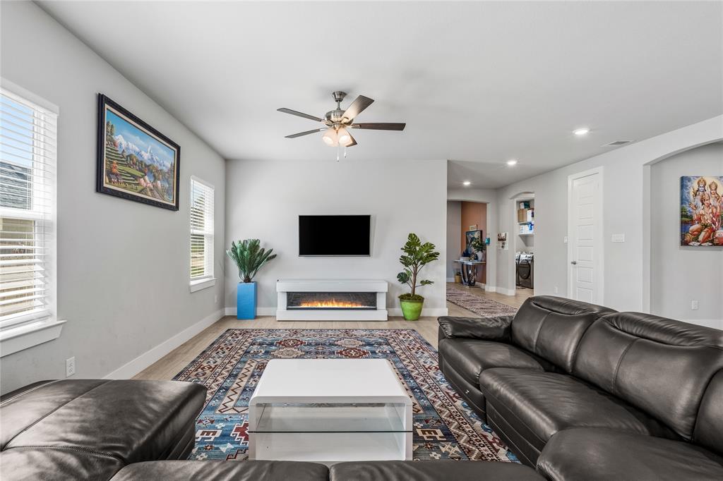 MIDWAY PARK ADDITION-EULESS - Residential
