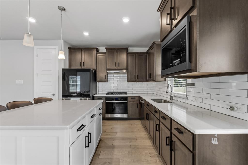 MIDWAY PARK ADDITION-EULESS - Residential