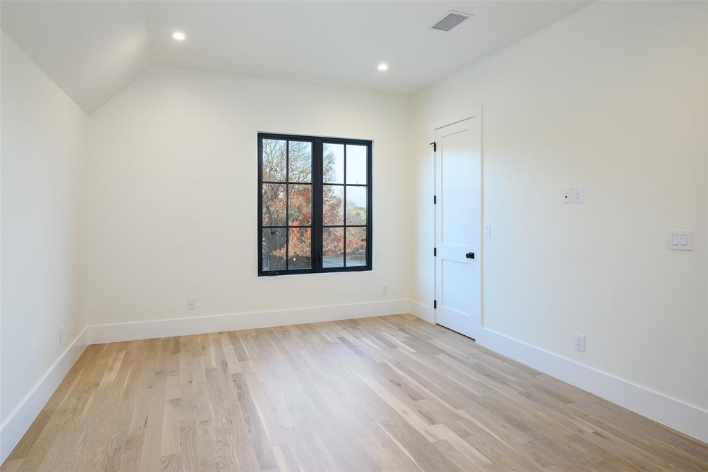 LAKEWOOD ESTATES - Residential