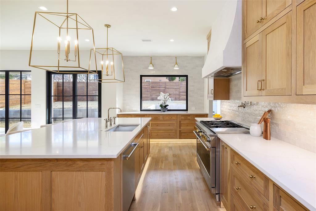 LAKEWOOD ESTATES - Residential