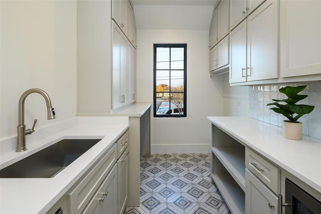 LAKEWOOD ESTATES - Residential