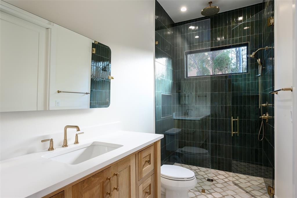 LAKEWOOD ESTATES - Residential