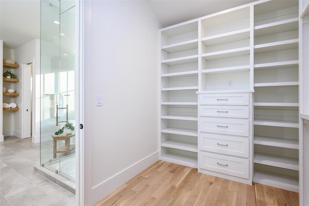 LAKEWOOD ESTATES - Residential
