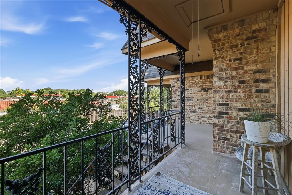 Royale Orleans South Condo - Residential