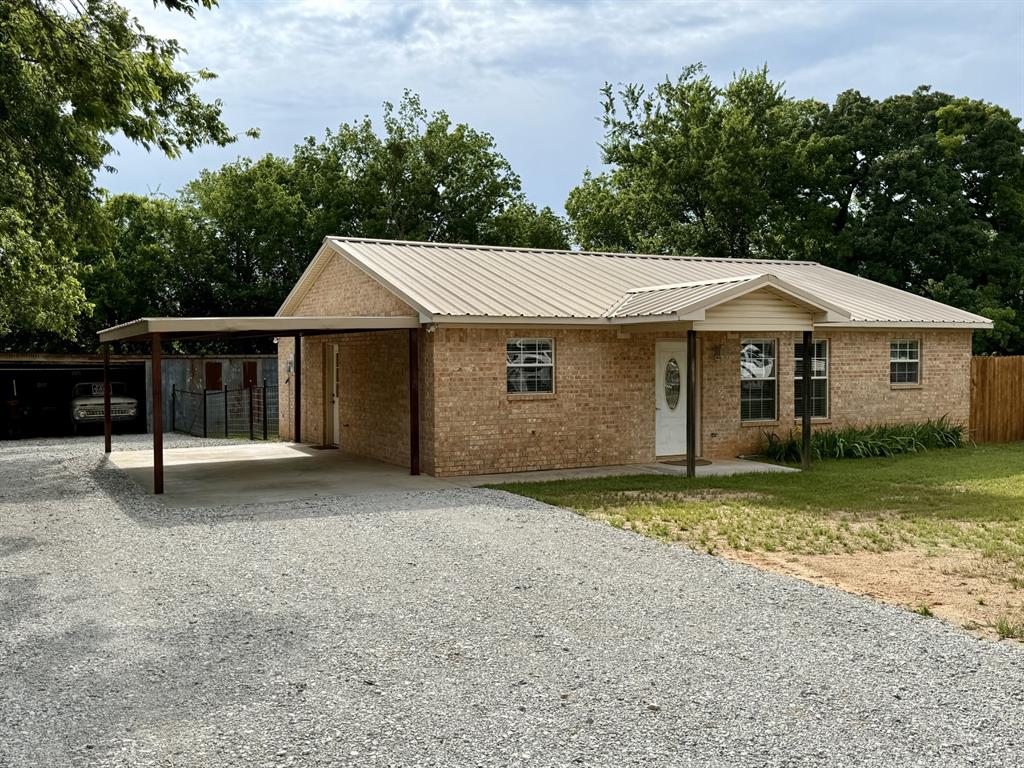 Brick 3-2-carport home in family friendly neighborhood, open living concept, beautiful kitchen with custom cabinets, large fenced backyard, shed, roomy parking area, all of this in the highly desirable Alvord ISD, great location with easy access to Highway 287.