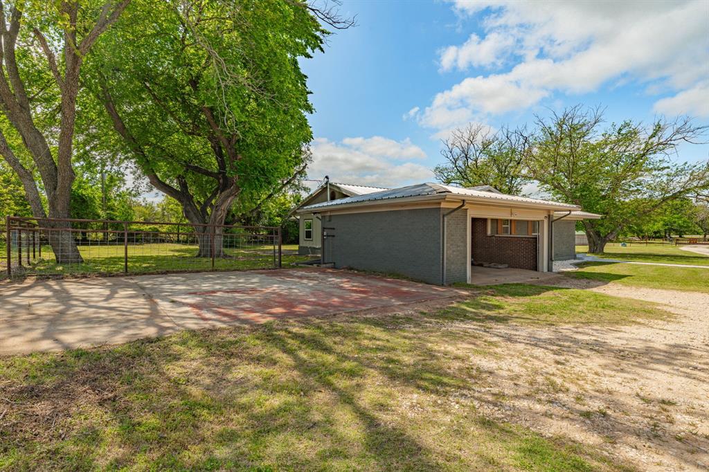 A0640 ROBERTS MATTHEW; HOUSE, SHEDS - Residential