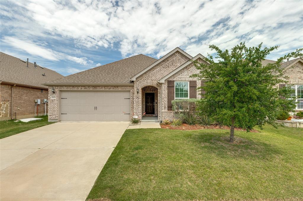 Welcome to this gorgeous 3-bedroom, 2-bath home in the sought-after North Creek neighborhood! Designed with an open-concept layout, this home offers the perfect blend of comfort and functionality. The chef’s kitchen features an oversized island, gas cooktop, stainless steel appliances, and flows seamlessly into the spacious living and dining areas - ideal for entertaining and everyday living. A built-in desk nook provides the perfect work-from-home or homework space. The large owner’s suite is a relaxing retreat with an ensuite bath offering dual sinks, a garden tub, separate shower, and extra walk-in closet space. Secondary bedrooms are generously sized and share a full bath. Step outside to enjoy the screened-in porch overlooking the ample backyard with plenty of room to play, garden, or entertain. Neighborhood amenities include two community pools and a fitness center. Refrigerator, washer and dryer are negotiable!