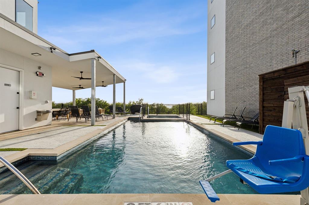 Villas on Park - Residential