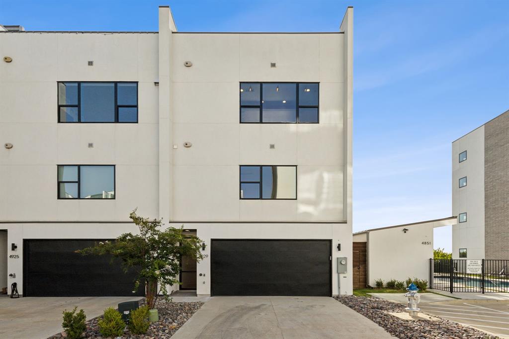 Villas on Park - Residential