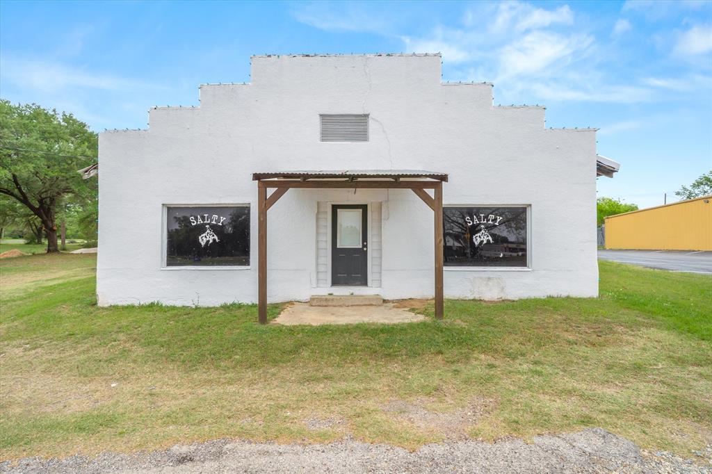 PARTIAL OWNER FINANCING AVAILABLE - CALL AGENT FOR DETAILS. Prime commercial opportunity in the heart of Downtown Grand Saline! Ideally located on Highway 80, this property offers exceptional visibility and high-traffic frontage—perfect for maximizing business exposure. The building features a flexible layout suitable for a variety of commercial uses, making it an excellent investment or owner-user opportunity.

This property is being sold as real estate only; the business is not included in the sale. There are no active leases in place, providing a clean slate for immediate occupancy or redevelopment. Whether you're looking to establish your own business or expand your investment portfolio, this highly visible location delivers outstanding potential.