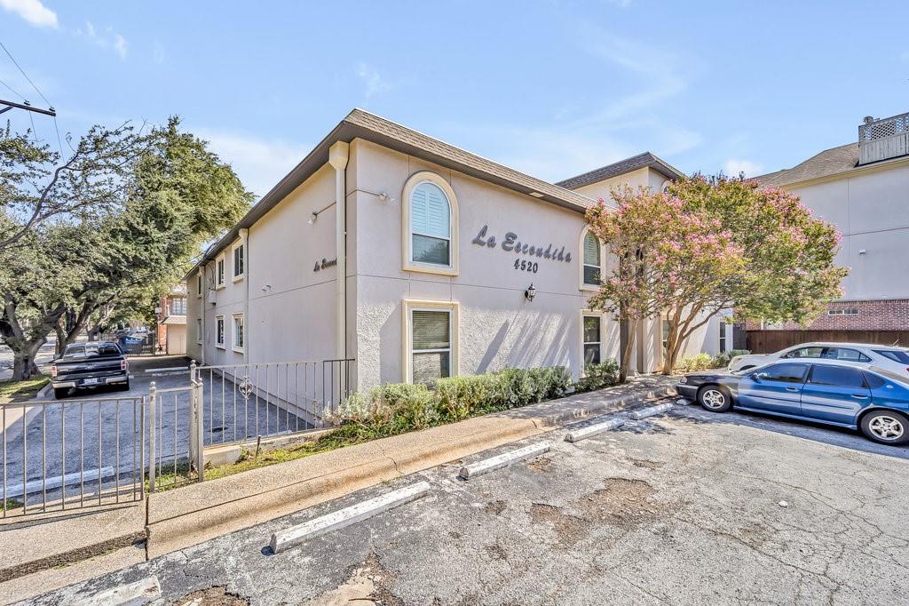 LA ESCONDIDA CONDOMINIUM - Residential Lease