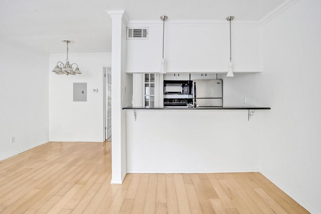 LA ESCONDIDA CONDOMINIUM - Residential Lease