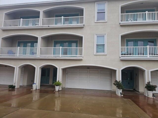 Los Balcones Town Homes - Residential