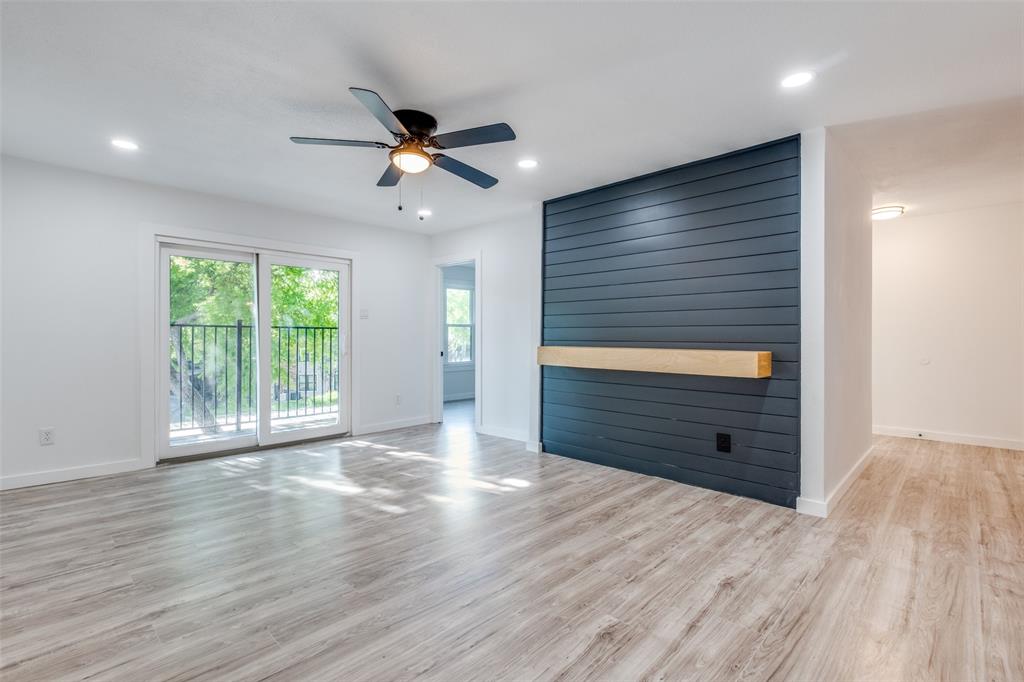 Oakhollow Condo - Residential