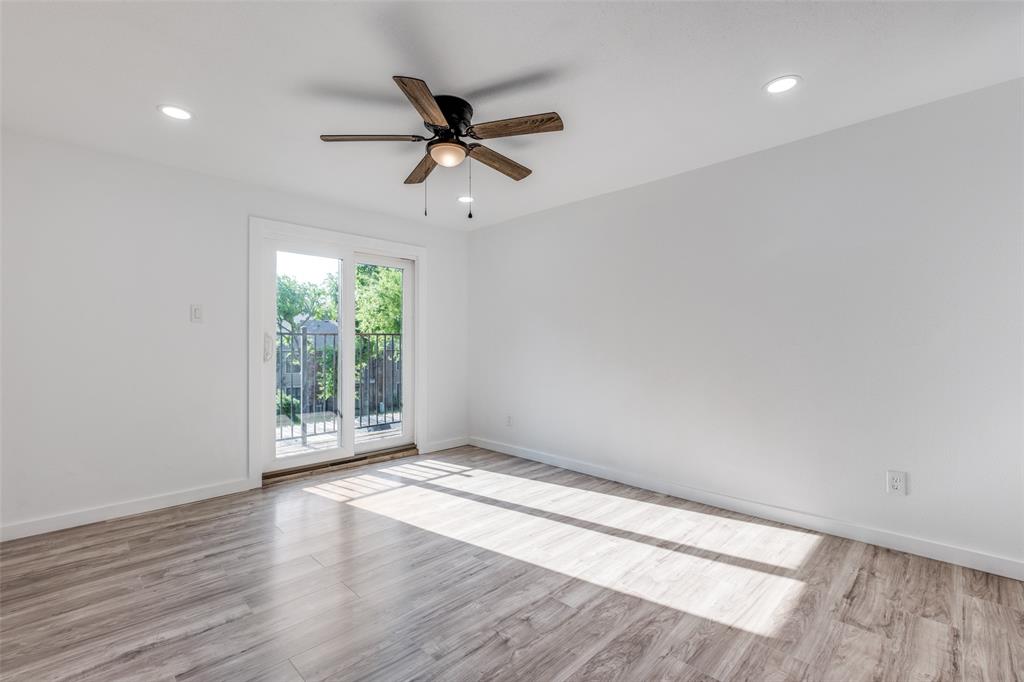 Oakhollow Condo - Residential