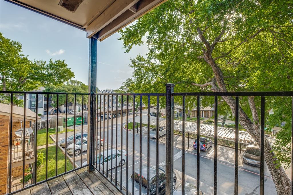 Oakhollow Condo - Residential