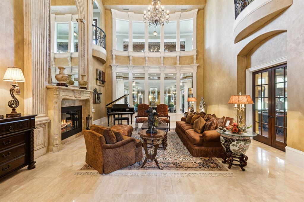 Chateau Du Lac Ph I - Residential