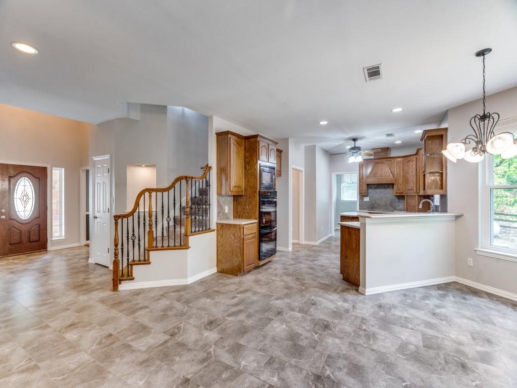 Emerald Sound At Lake Lewisvil - Residential