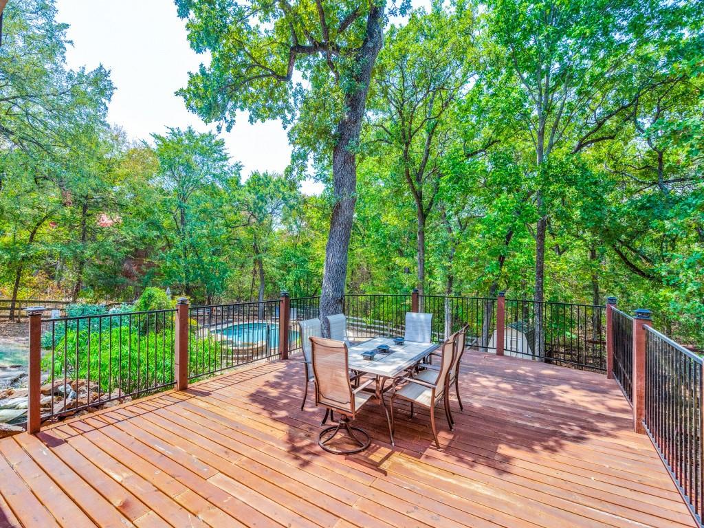 Emerald Sound At Lake Lewisvil - Residential