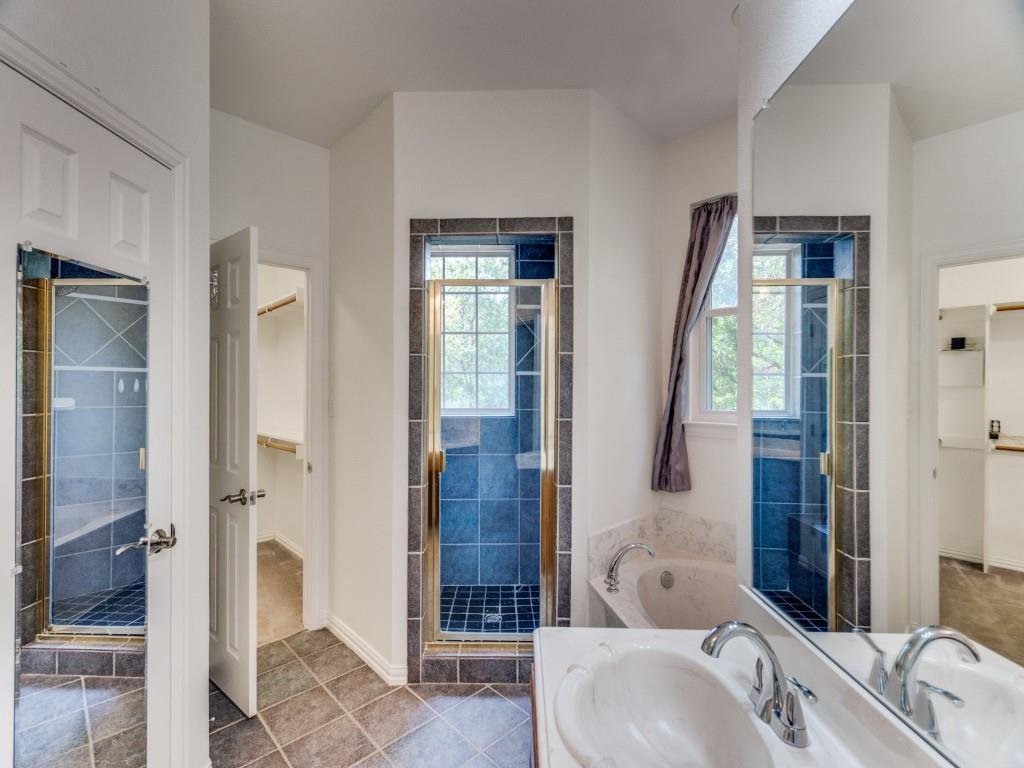 Emerald Sound At Lake Lewisvil - Residential