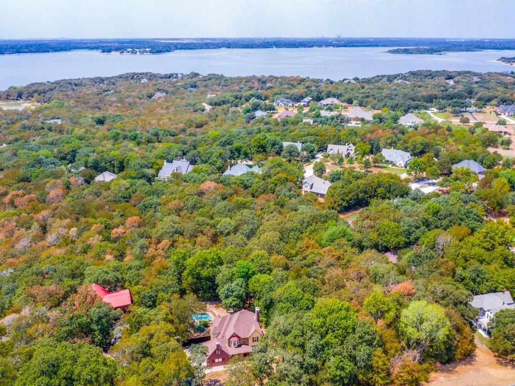 Emerald Sound At Lake Lewisvil - Residential