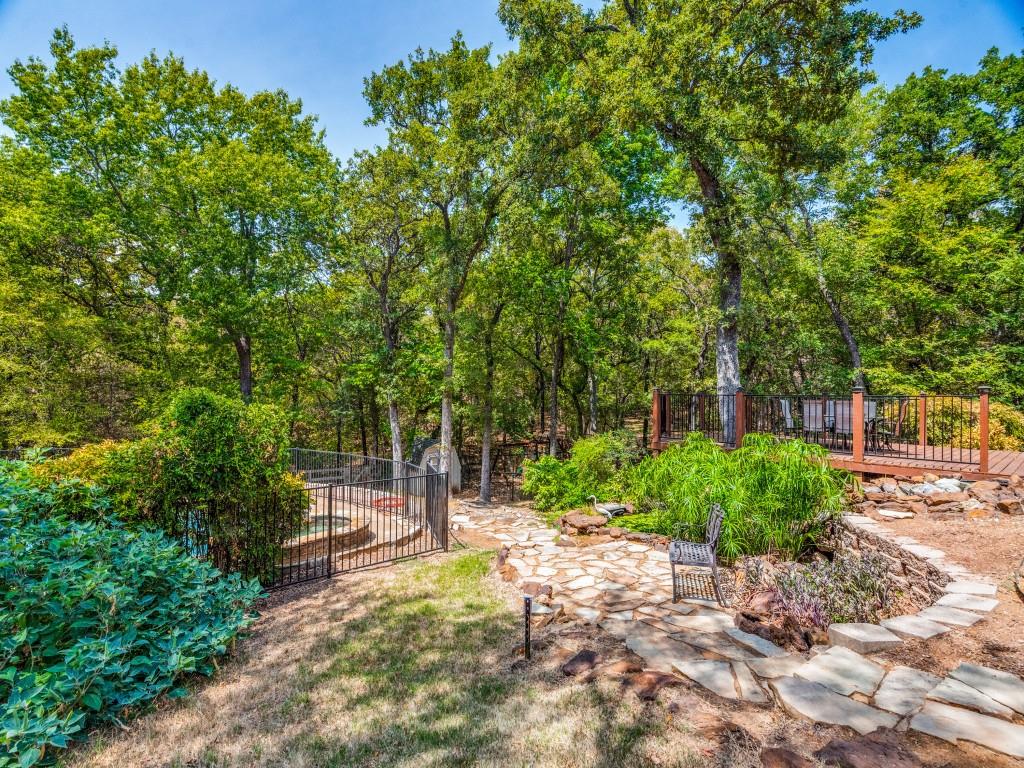 Emerald Sound At Lake Lewisvil - Residential