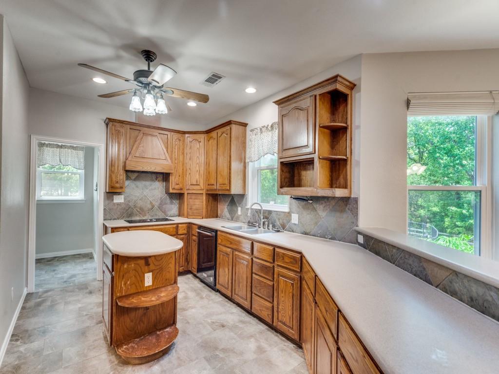 Emerald Sound At Lake Lewisvil - Residential
