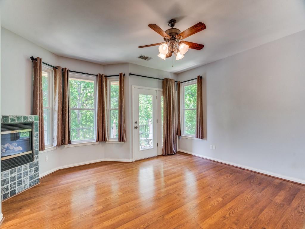 Emerald Sound At Lake Lewisvil - Residential