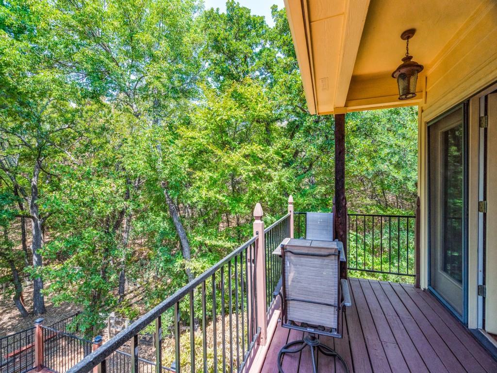 Emerald Sound At Lake Lewisvil - Residential
