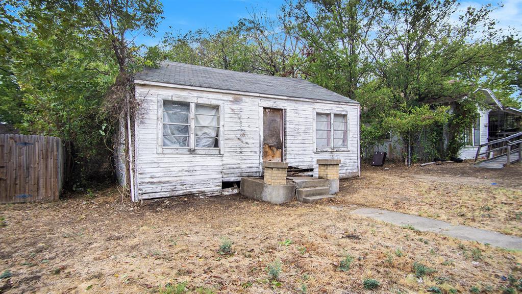 Affordable fixer upper in a great pocket of Fort Worth. Full plan set with APPROVED permits for addition to bring property up to an 1,155 square foot 3 bed 2 bath are included & available for review in Transaction Desk. Home could also be easily renovated into a 2 bed 1 bath with the existing footprint. Just a few blocks away from Texas Wesleyan & the numerous developments along that portion of E Rosedale. Great buy & hold or fix & flip opportunity here. You can't go wrong on this one! Get your contractor on the phone & go visit this property today! Permit numbers for addition & remodel are PB23-14725 & PB23-14734. You can search these on the city of Fort Worth's permitting software, Accela, to see that the permits have already been approved as of 10.23.23.
