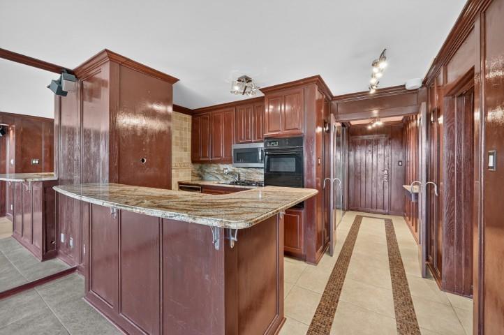 Twenty-One Turtle Creek Condo - Residential