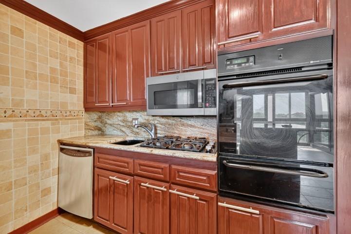 Twenty-One Turtle Creek Condo - Residential