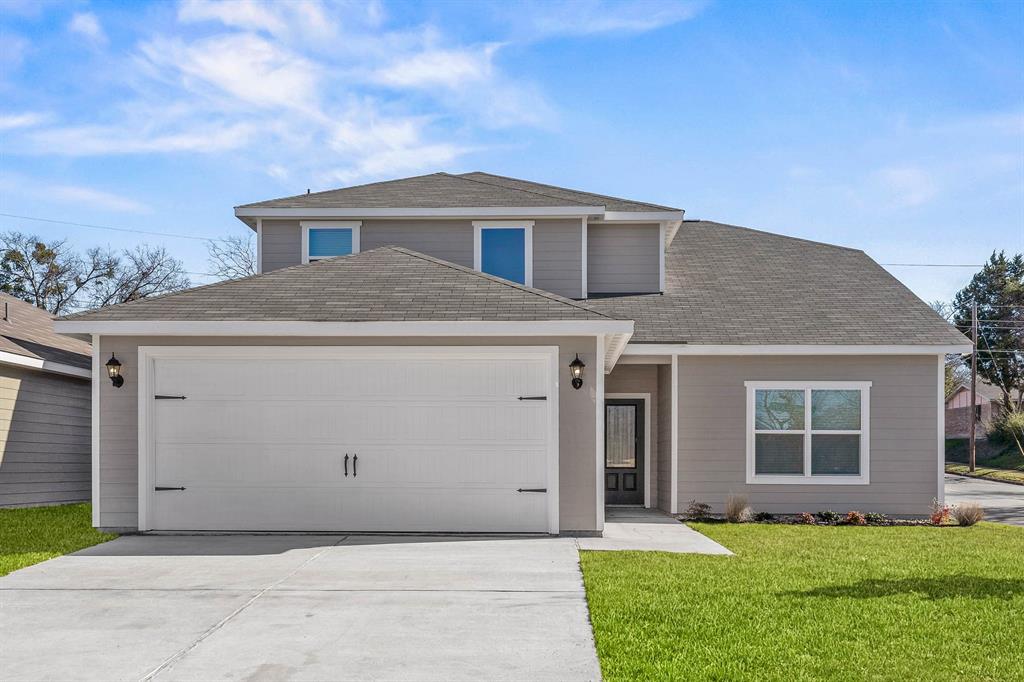 Cypress – 2 story, 4-bed, 2.5-bath, 2,054 sqft! The Cypress floor plan was created for family living. This three-bedroom home is equipped with a chef-ready kitchen, oversized bedrooms with walk-in closets and large game room upstairs. A breakfast bar overlooking the large living room on the main level of the home provides additional space for dining and entertaining. Enjoy the peace and privacy you desire in the private, first-floor, stunning suite. Inside, you’ll find tranquil front yard views and a spa-like master bath with a large soaker tub, a glass-enclosed shower and a huge walk-in closet. The Cypress plan at College Park comes with all the designer upgrades and modern features that today’s homebuyer is seeking, adding value and style with granite countertops in the kitchen, wood cabinets with crown molding, durable plank flooring, and more!