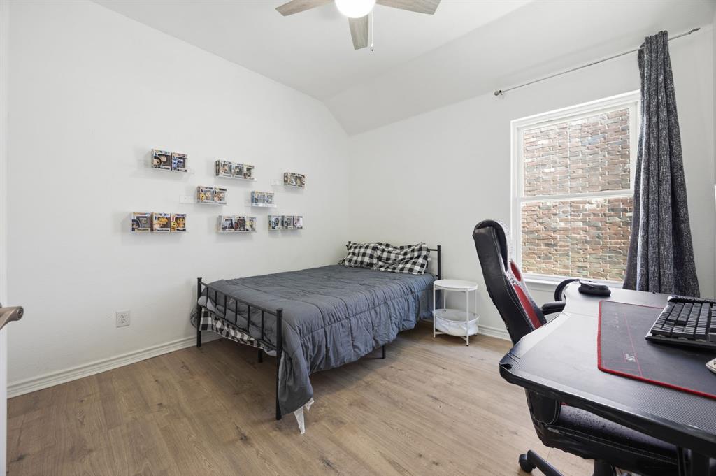 Pasquinellis Bandera Add - Residential