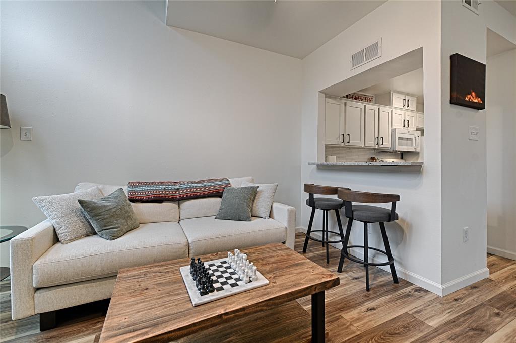 Carriage Place Condo On Marquita - Residential