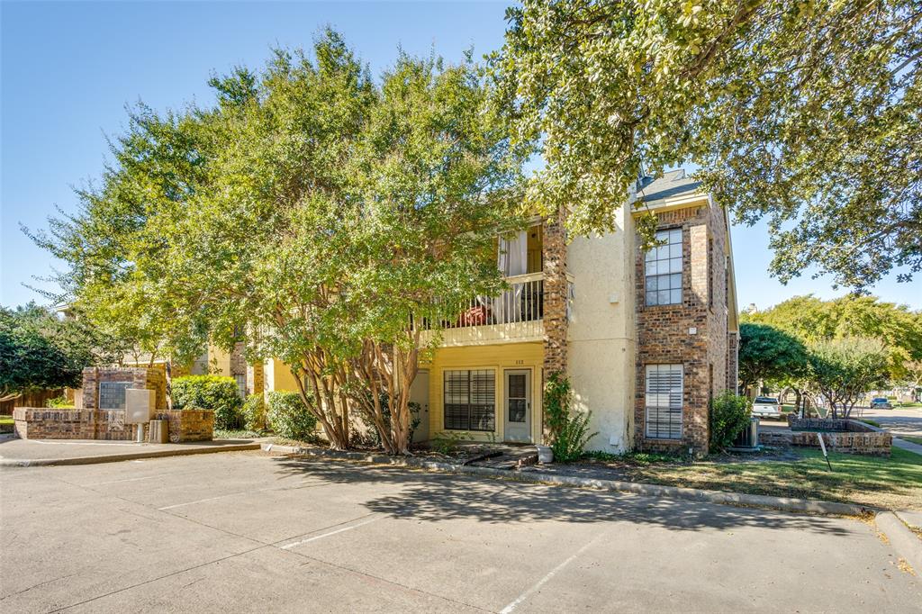 Don't miss out on the opportunity to own this wonderful first-floor corner condo! Great centered west Plano location is convenient to Hwy. 75 and Pres. George Bush Toll Rd. Walk to Plano senior high school. This property is all ready for a new owner to enjoy. There is a covered patio off of the cozy living room and it has a storage closet. The plantation shutter throughout. The ceiling fan in all rooms, and hand scraped wood floor in living area and dinning area, laminate wood floor in the bedrooms and hallway, granite kitchen countertop and bathrooms, travertine tile in kitchen and bathrooms. The bedrooms are split and each have private access to a full bath, perfect for roommates. There are three parking spaces: assigned parking in Front and two unassigned parking for guests. Hurry to take advantage of this great opportunity!
Buyer and Buyer Agent responsible for verifying all information including, but not limited to, HOA, measurements, and schools.
