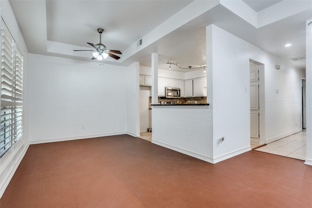 Cobblestone Condo - Residential