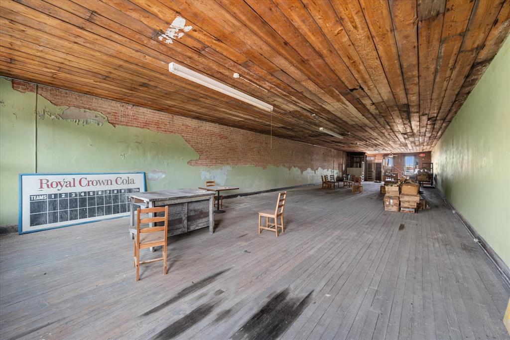 Corsicana - Commercial Sale