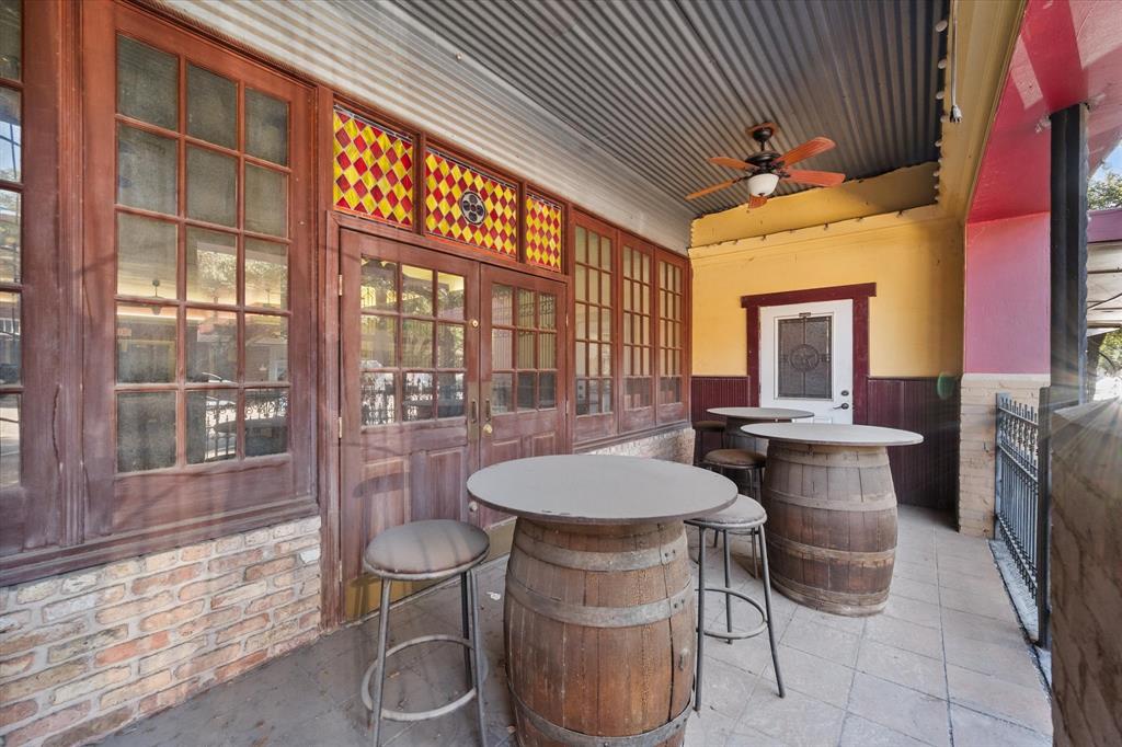 Corsicana - Commercial Sale