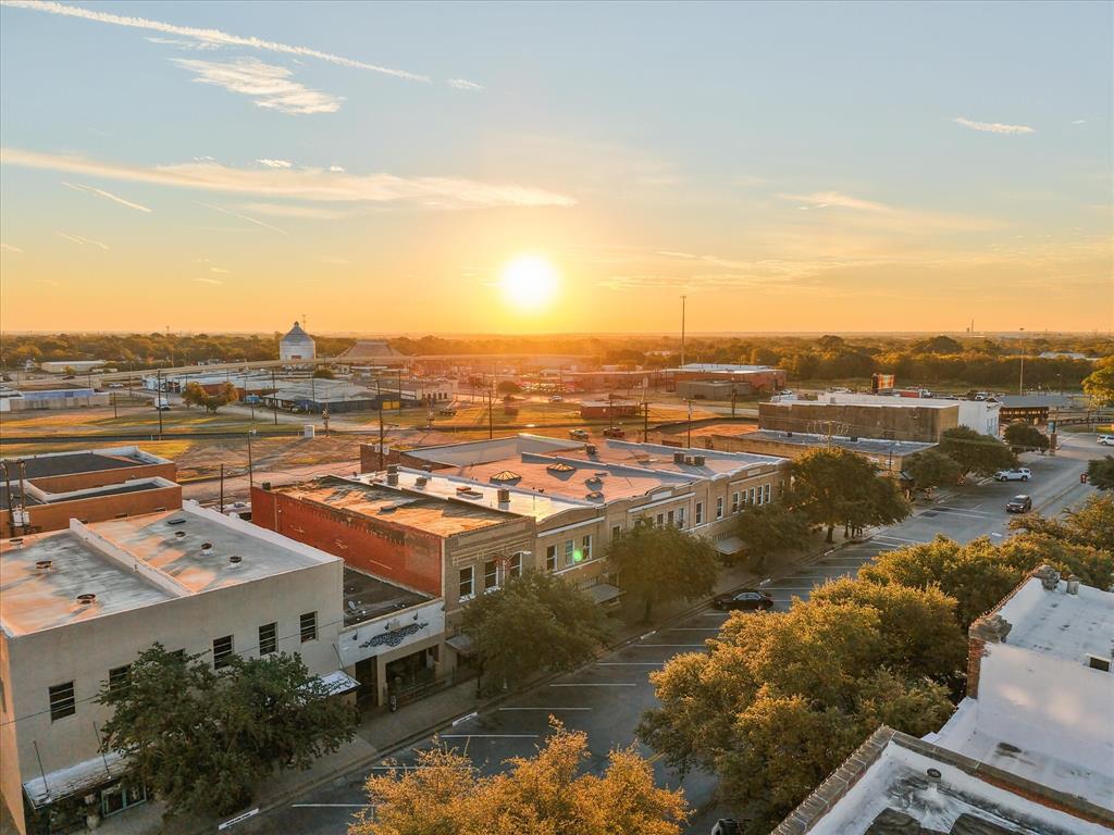 Corsicana - Commercial Sale
