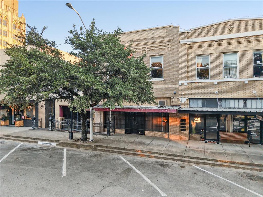 Corsicana - Commercial Sale