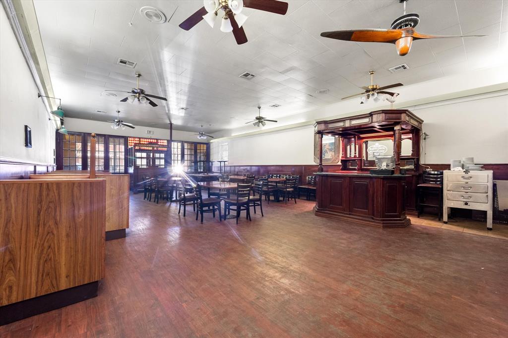 Corsicana - Commercial Sale