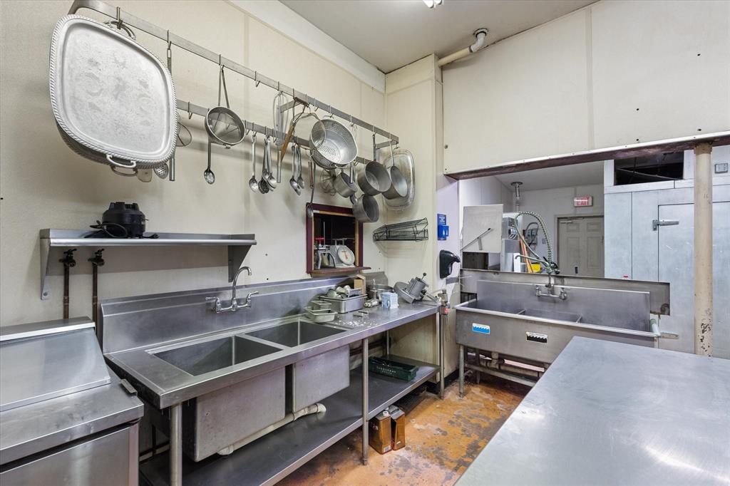 Corsicana - Commercial Sale
