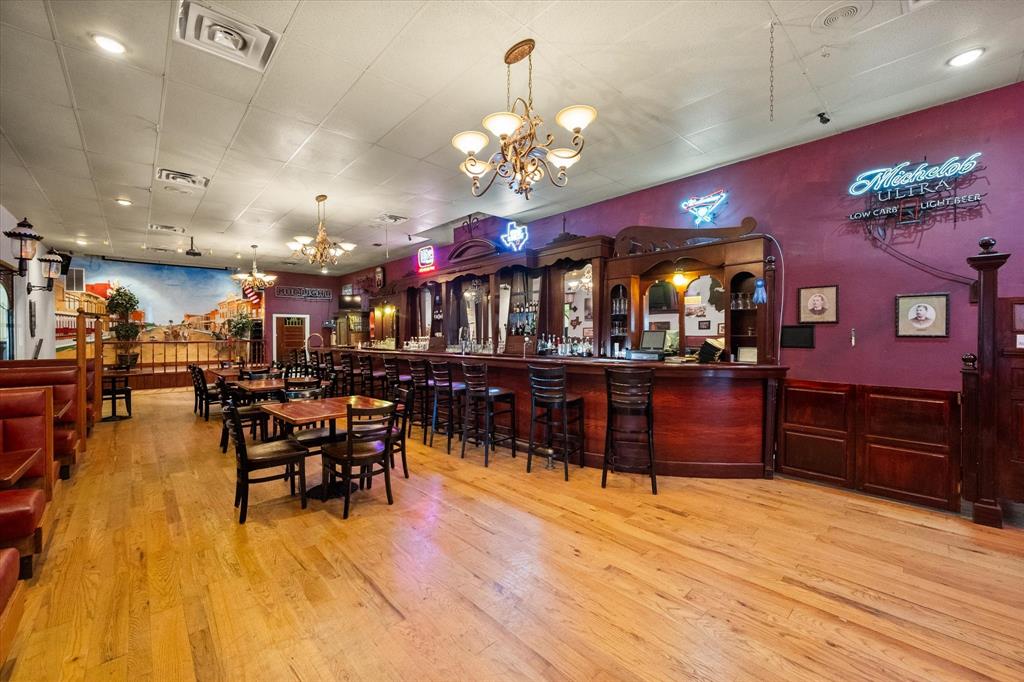 Corsicana - Commercial Sale