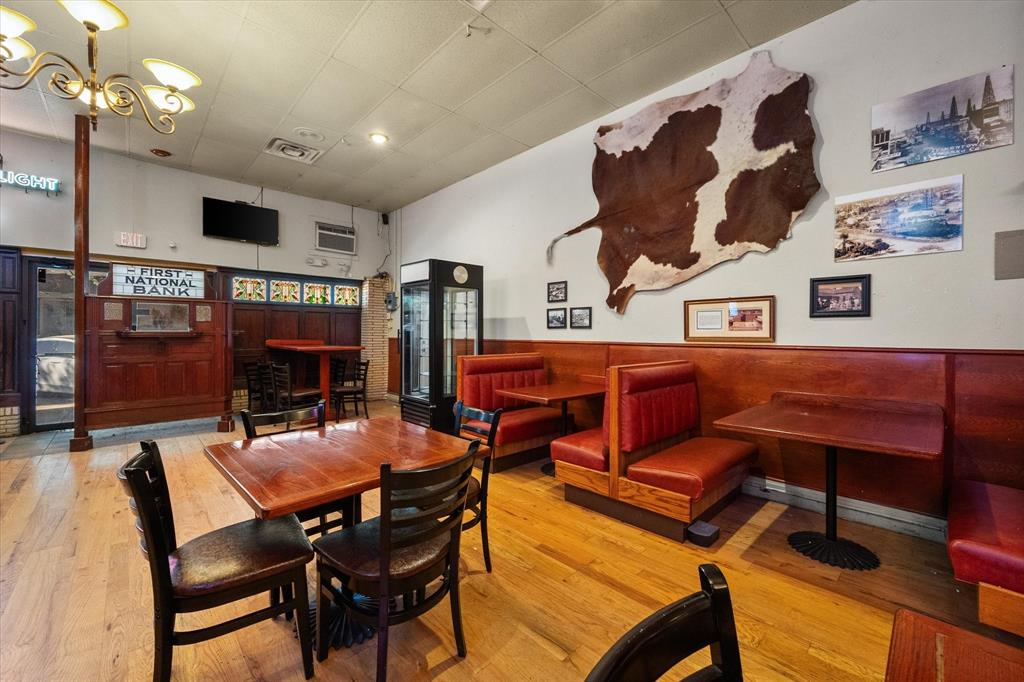 Corsicana - Commercial Sale