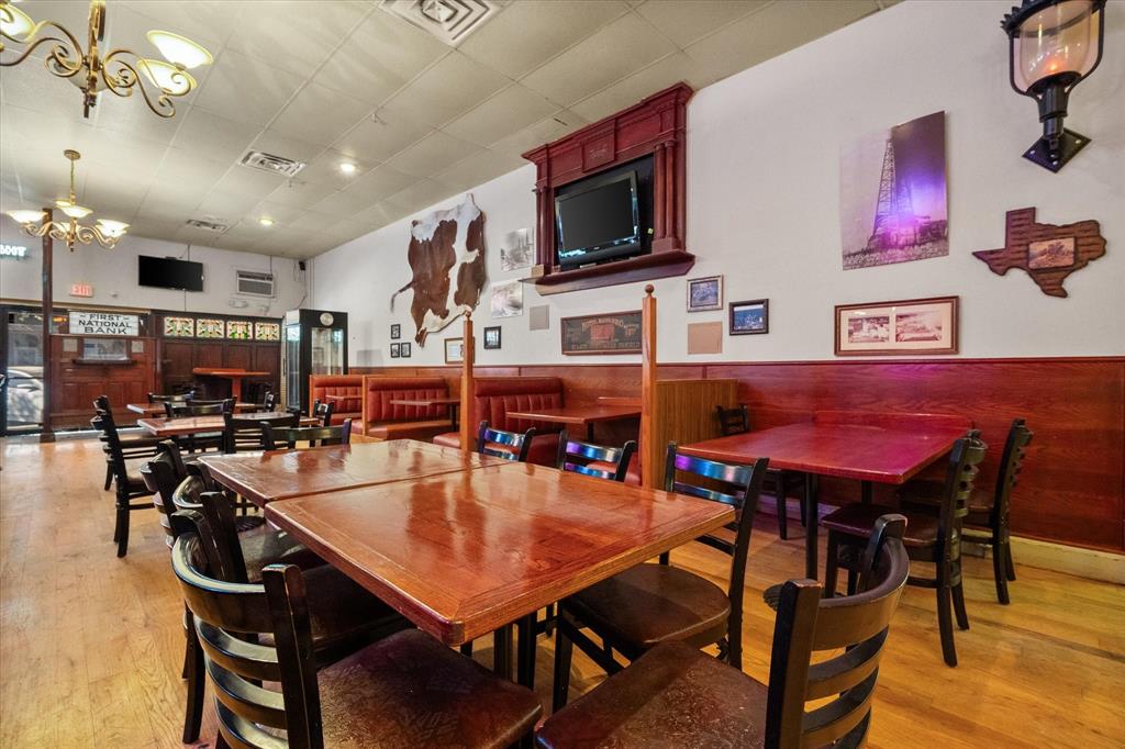 Corsicana - Commercial Sale