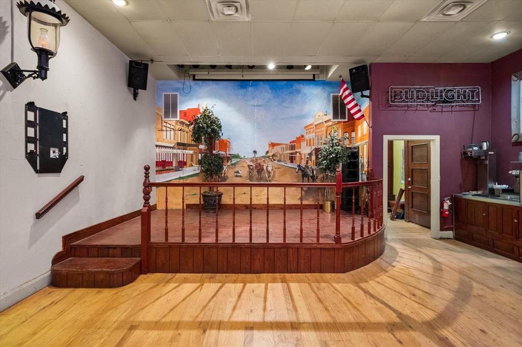 Corsicana - Commercial Sale
