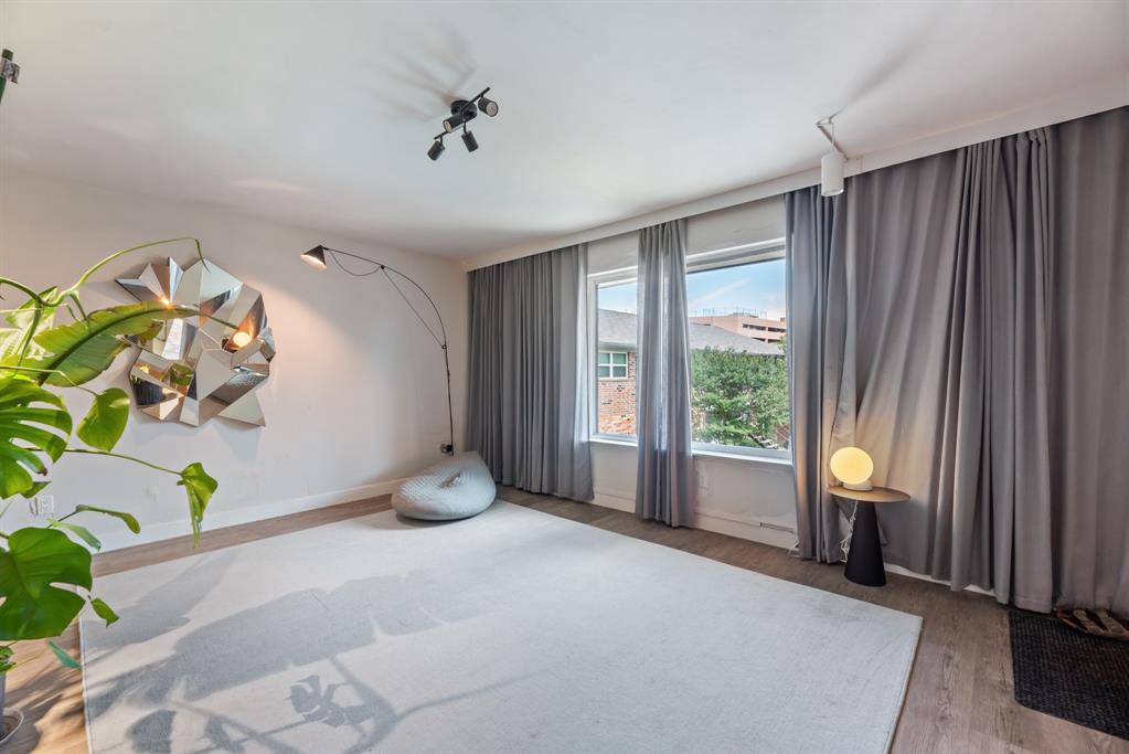 Meadows North Condo - Residential