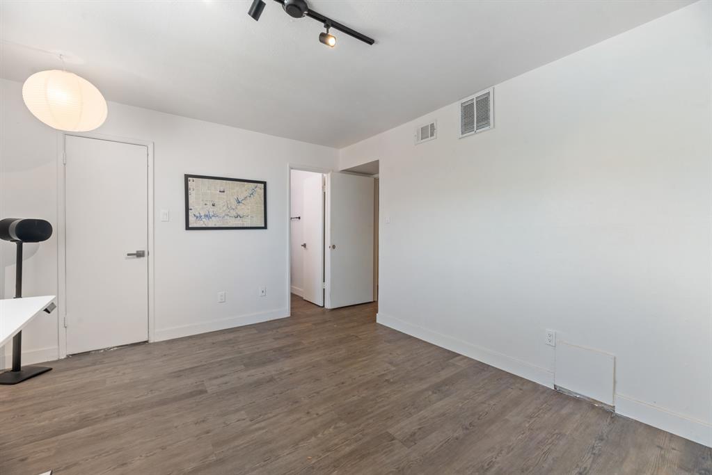 Meadows North Condo - Residential