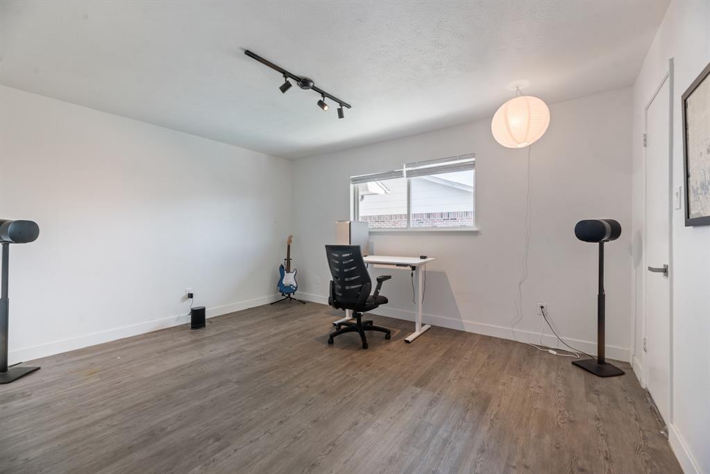 Meadows North Condo - Residential
